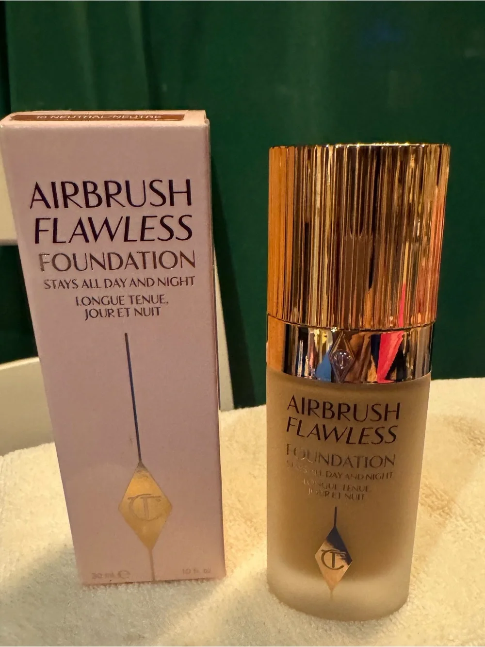 Charlotte Tilbury Airbrush Flawless Foundation - Sand (Gold Cap)